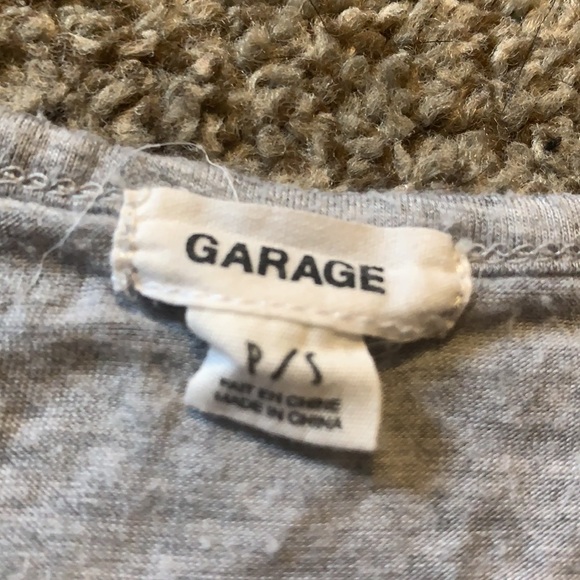 Garage tie at the front tee! - Picture 2 of 2